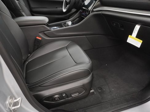 New 2025 Jeep Grand Cherokee Limited w/ Black Appearance Package image 35