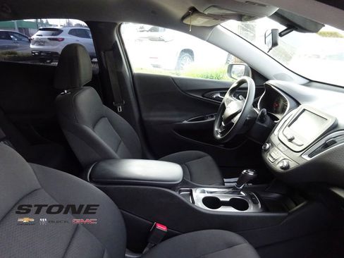 Used 2018 Chevrolet Malibu LS image 16