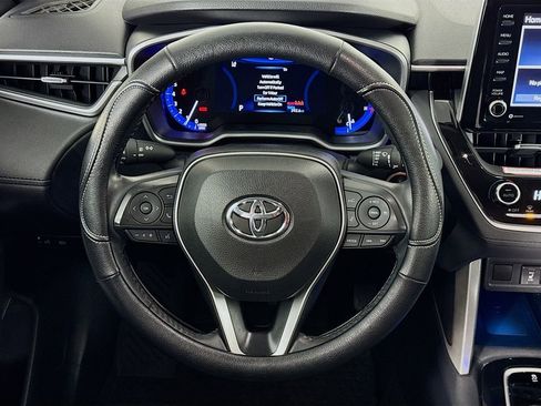 Used 2022 Toyota Corolla Cross XLE image 38
