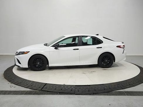 Used 2020 Toyota Camry SE FWD image 4