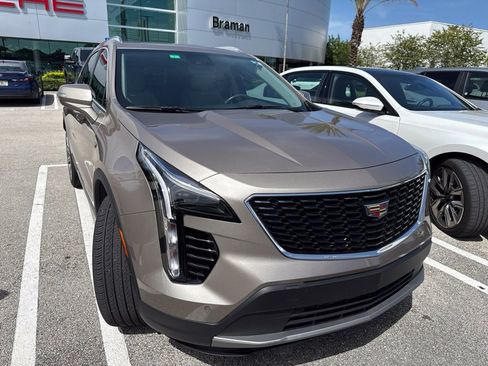 Used 2023 Cadillac XT4 Premium Luxury w/ Enhanced Visibility Package FWD image 10