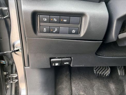 Used 2023 Nissan Kicks S FWD image 32
