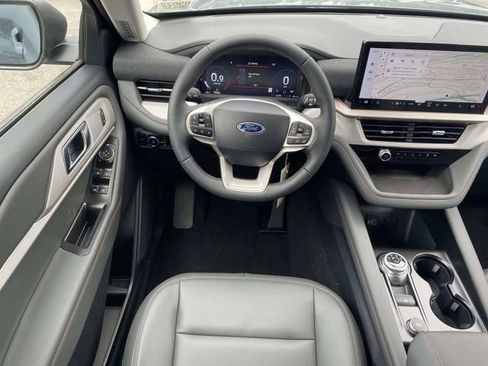 New 2026 Ford Explorer Active w/ Active Comfort Package RWD image 10