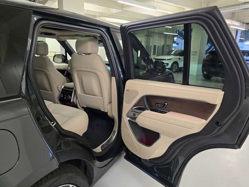 Used 2023 Land Rover Range Rover SE image 14