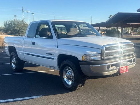 Used 2001 Dodge Ram 2500 Truck 2WD Quad Cab image 6