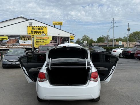 Used 2014 Chevrolet Cruze LS image 21