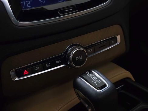 Used 2018 Volvo XC90 T6 Inscription w/ Convenience Package image 31