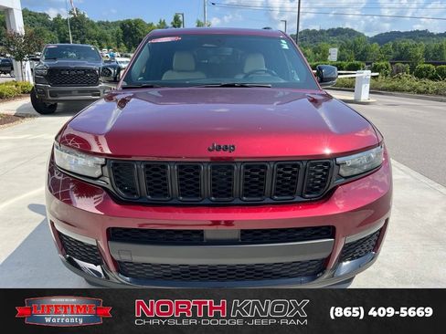 Used 2024 Jeep Grand Cherokee L Limited w/ Black Appearance Package AWD/4WD image 31