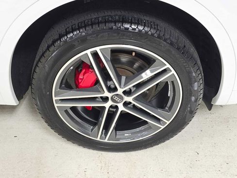 Used 2024 Audi Q5 e Prestige image 9