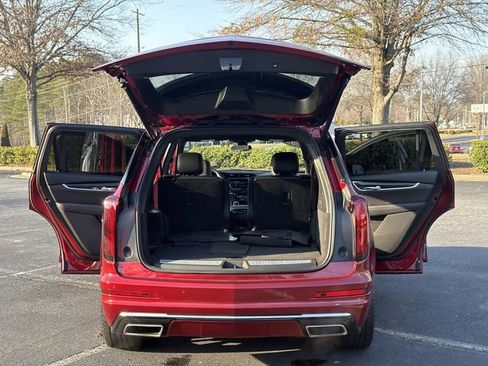 Used 2020 Cadillac XT6 Premium Luxury image 11