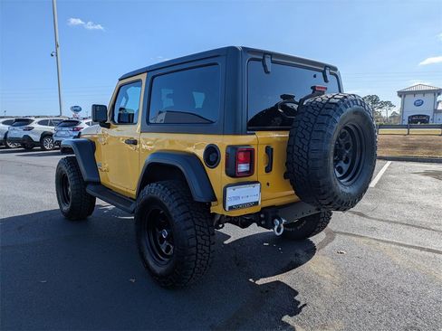 Used 2018 Jeep Wrangler Sport image 7