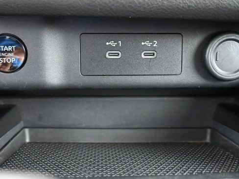 Used 2025 Nissan Rogue SV image 34