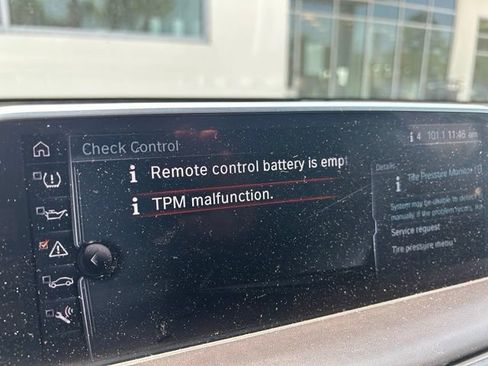 Used 2017 BMW 750i xDrive AWD/4WD image 18