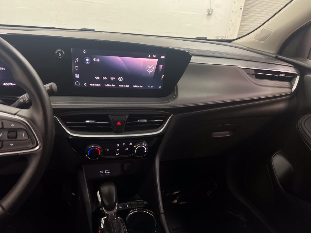 Used 2024 Buick Encore GX Sport Touring FWD image 17
