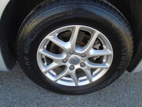 Used 2023 Chrysler Voyager LX image 30