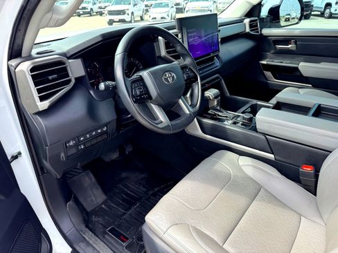 Used 2022 Toyota Tundra Limited AWD/4WD image 10
