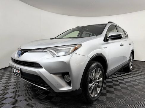 Used 2016 Toyota RAV4 Limited AWD/4WD image 2