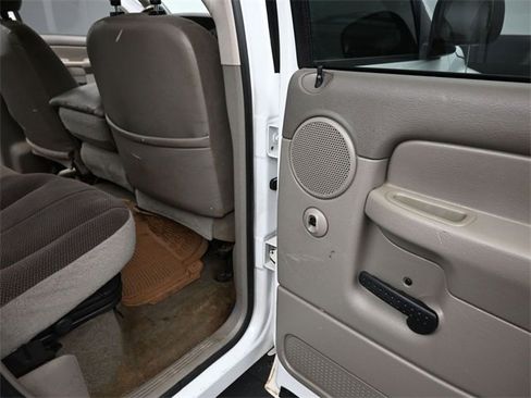 Used 2004 Dodge Ram 1500 Truck SLT image 19
