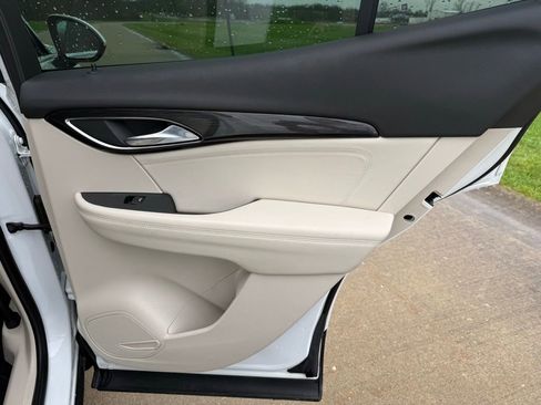 Used 2022 Buick Envision Essence w/ Technology Package I image 14