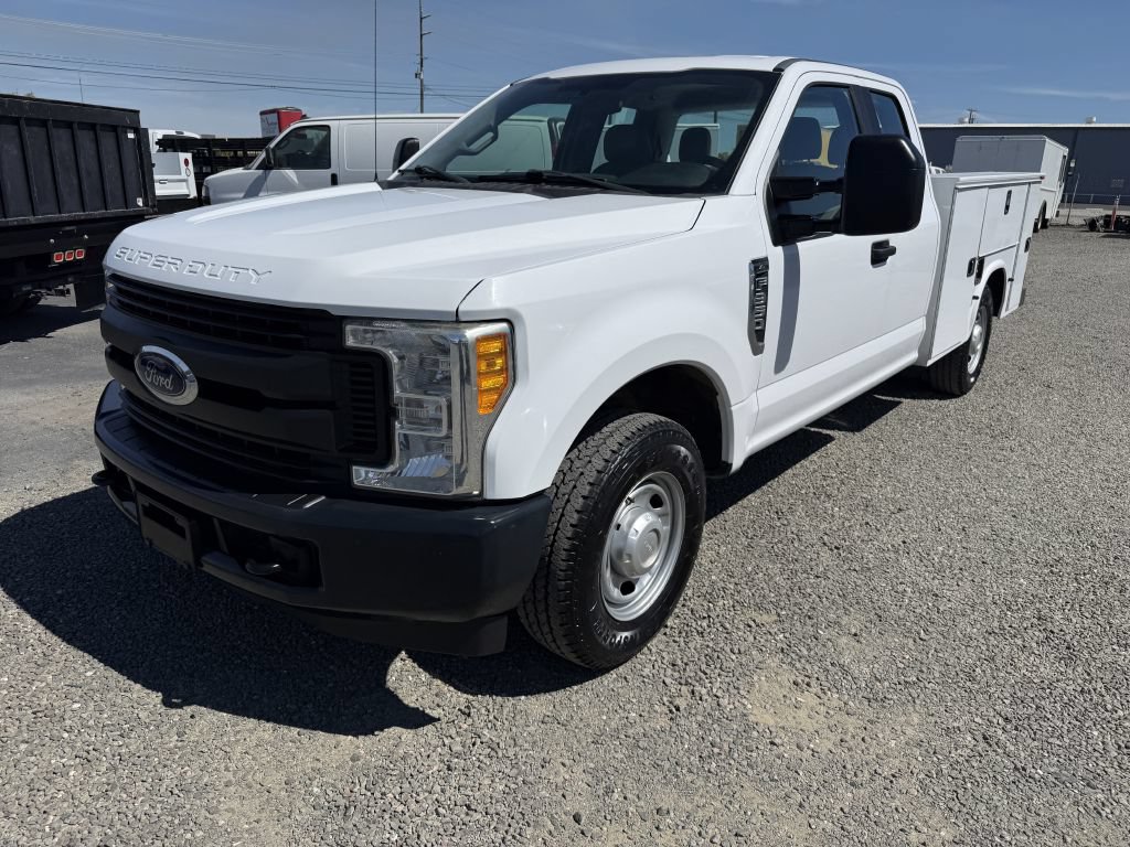 Used 2017 Ford F350 XL RWD image 2
