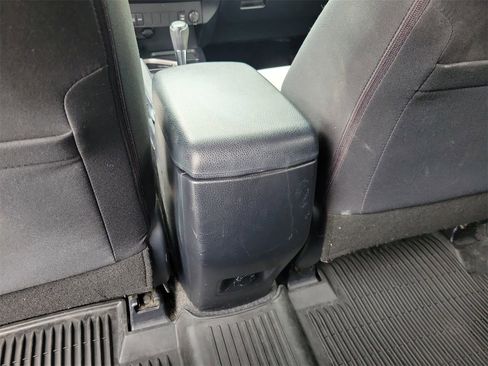 Used 2018 Toyota RAV4 XLE image 12