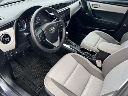 Used 2017 Toyota Corolla LE image 5