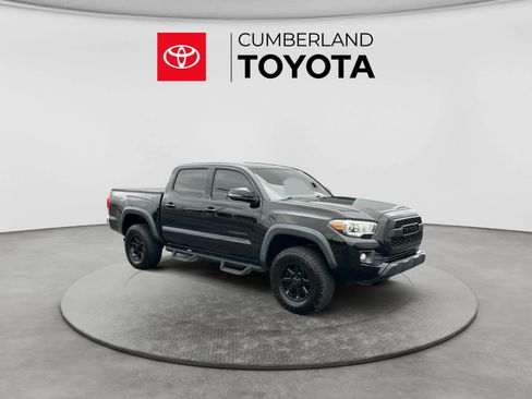 Used 2017 Toyota Tacoma TRD Off-Road w/ Tow Package (A/T) AWD/4WD image 7