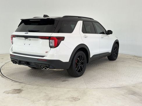 Used 2025 Ford Explorer ST AWD/4WD image 9