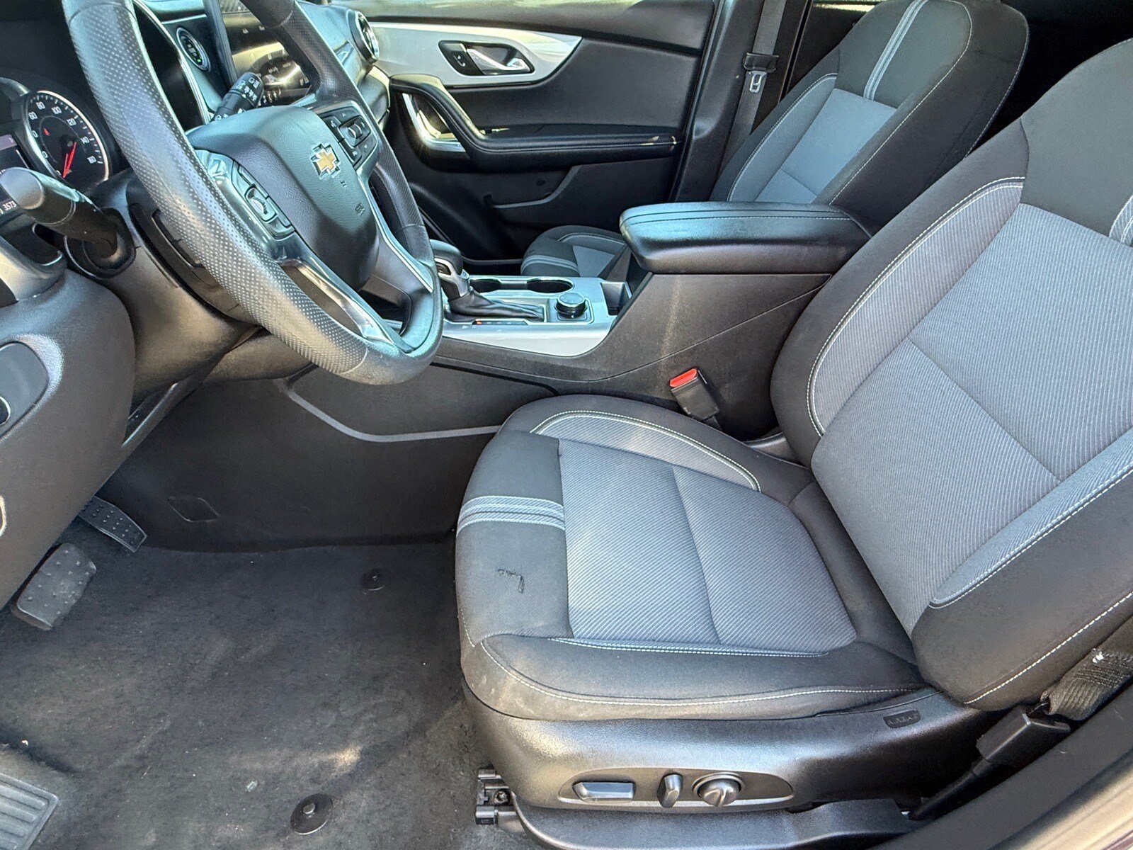Used 2023 Chevrolet Blazer LT FWD image 13