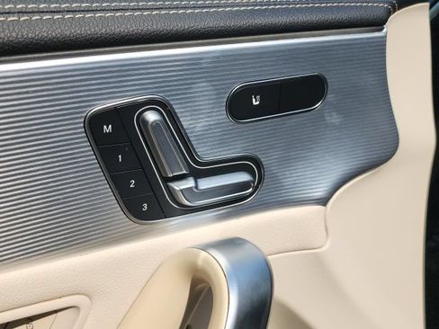 Used 2022 Mercedes-Benz CLA 250 image 14