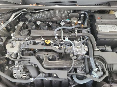Used 2025 Toyota Corolla LE image 22