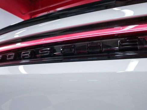 Used 2025 Porsche Cayenne Coupe image 31