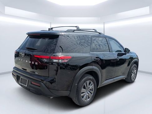 Used 2024 Nissan Pathfinder SV FWD image 3