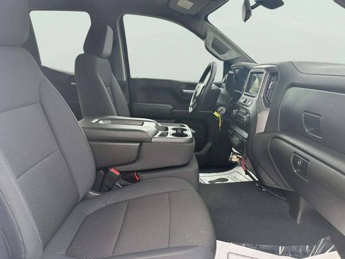 Used 2019 Chevrolet Silverado 1500 Custom w/ Custom Convenience Package AWD/4WD image 23