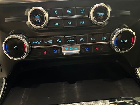 Used 2022 Ford F150 Lariat image 12