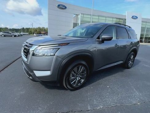 Used 2024 Nissan Pathfinder SV FWD image 4