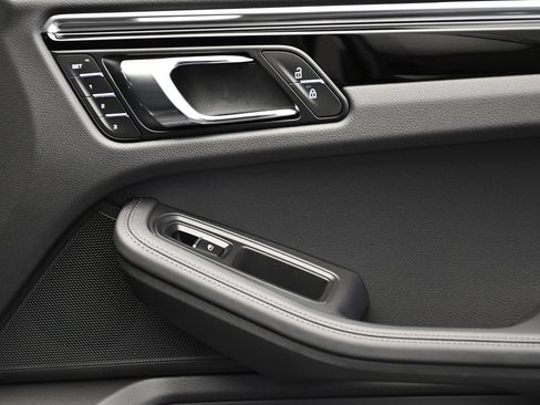 Certified 2026 Porsche Macan AWD/4WD image 49