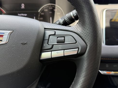 Used 2022 Cadillac XT4 Sport w/ Enhanced Visibility Package FWD image 18