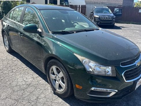 Used 2015 Chevrolet Cruze LT FWD image 3