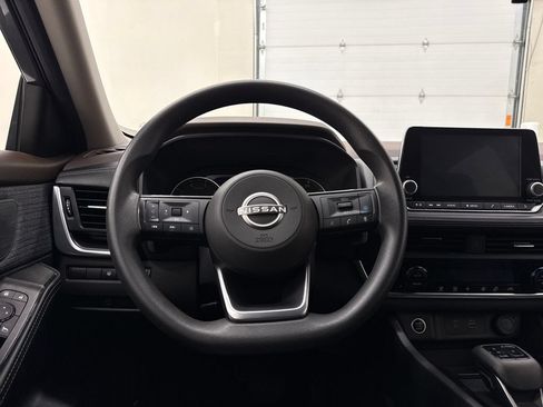 Used 2023 Nissan Rogue SV AWD/4WD image 14