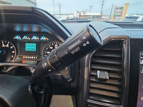 Used 2017 Ford F150 XLT image 16