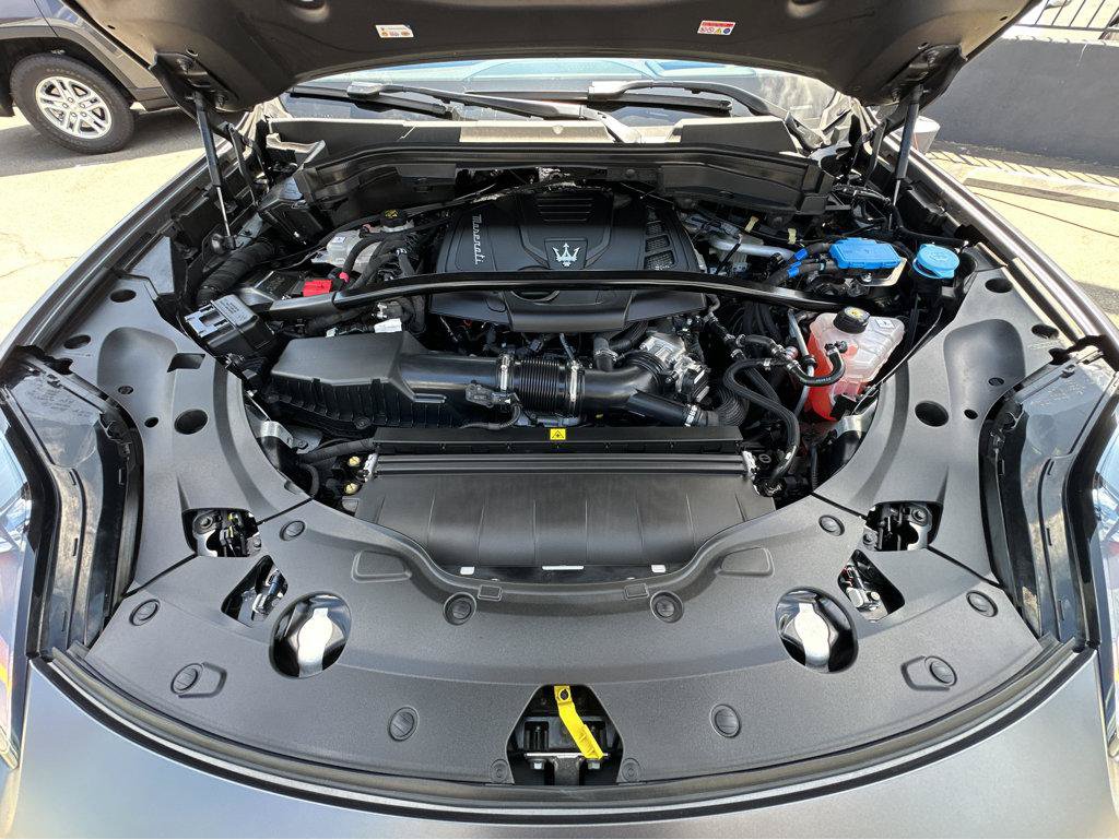 Used 2023 Maserati Grecale Modena AWD/4WD image 46