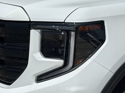Used 2023 GMC Sierra 1500 Elevation AWD/4WD image 4