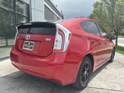Used 2013 Toyota Prius Four w/ Deluxe Solar Roof Pkg FWD image 5