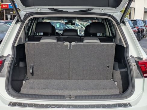 Used 2024 Volkswagen Tiguan SE image 22