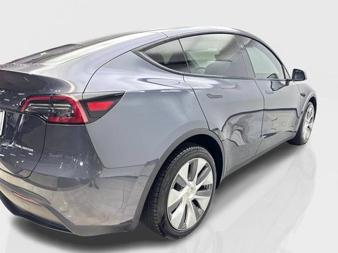 Used 2023 Tesla Model Y Long Range AWD/4WD image 13