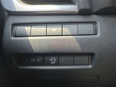 Used 2023 Nissan Rogue SV image 10