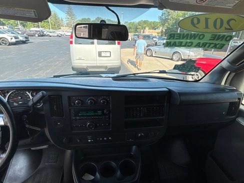 Used 2019 Chevrolet Express 3500 LS RWD image 12