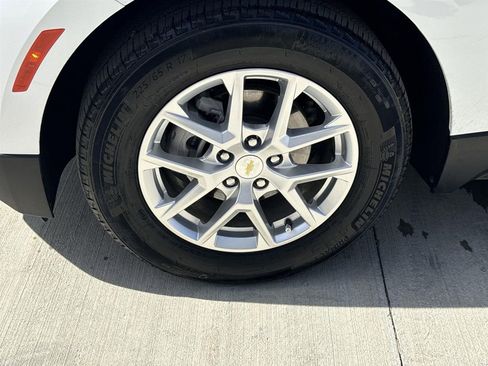 Used 2022 Chevrolet Equinox LS image 30