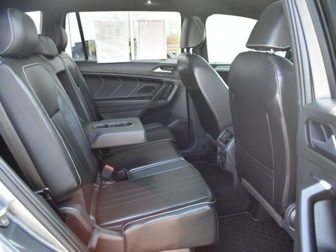 Used 2022 Volkswagen Tiguan SE R-Line image 41